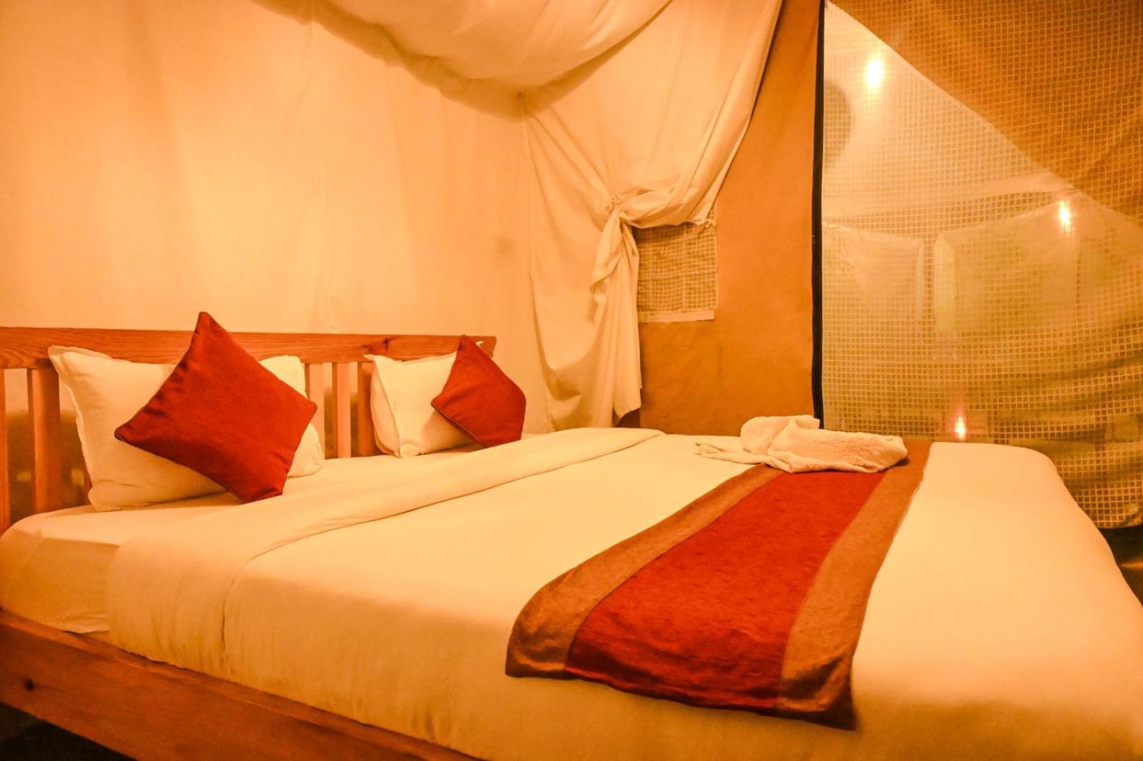 Kalash Parkaze And Tent Inn Pokhara Oda fotoğraf